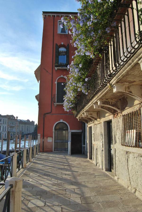 Casa Zucchi | Grand Canal Apartment Venesia Bagian luar foto