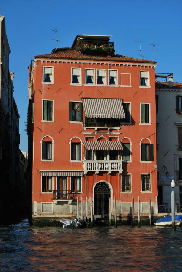 Casa Zucchi | Grand Canal Apartment Venesia Bagian luar foto
